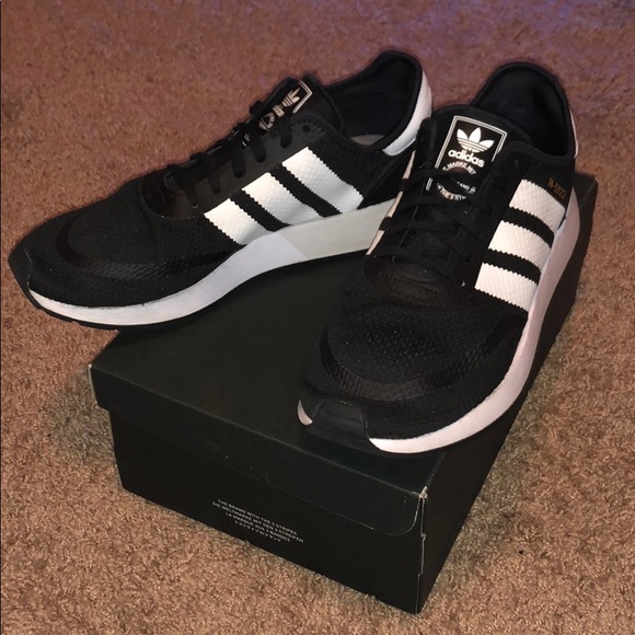 N-5923 adidas men’s shoes size 11.5 - Picture 4 of 8